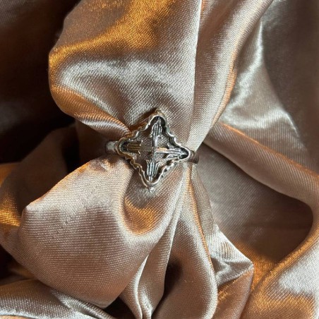 Sortija con Cruz Mallorquina · Mediana · Plata 925 · Patina Oxido